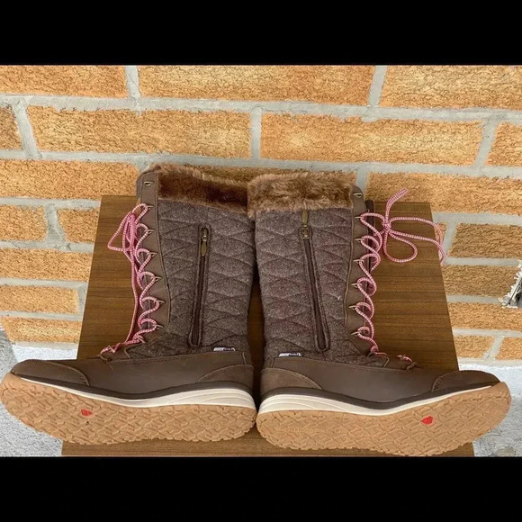 Salomon tall fur boots size 7.5 - Picture 6 of 12